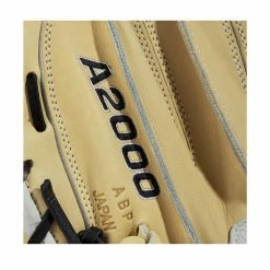 Wilson A2000 CM33 33" Baseball Catcher's Mitt: WBW10011533 15 Wilson A2000 CM33 33" Baseball Catcher's Mitt: WBW10011533 -Fielding Gloves Sales WBW100115 5 A2000 C DPCM 33 Blonde.png.cq5dam.web .1200.1200