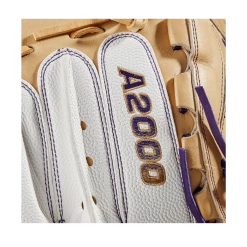 2023 Wilson A2000 Aubree Munro AM1 34" Fastpitch Catcher's Mitt: WBW10101834 14 2023 Wilson A2000 Aubree Munro AM1 34" Fastpitch Catcher's Mitt: WBW10101834 -Fielding Gloves Sales WBW101018 5 A2000 FP C Aubree Munro GM FPCM 34 White Blonde Purple