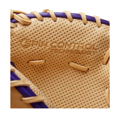 2023 Wilson A2000 Aubree Munro AM1 34" Fastpitch Catcher's Mitt: WBW10101834 16 2023 Wilson A2000 Aubree Munro AM1 34" Fastpitch Catcher's Mitt: WBW10101834 -Fielding Gloves Sales WBW101018 7 A2000 FP C Aubree Munro GM FPCM 34 White Blonde Purple